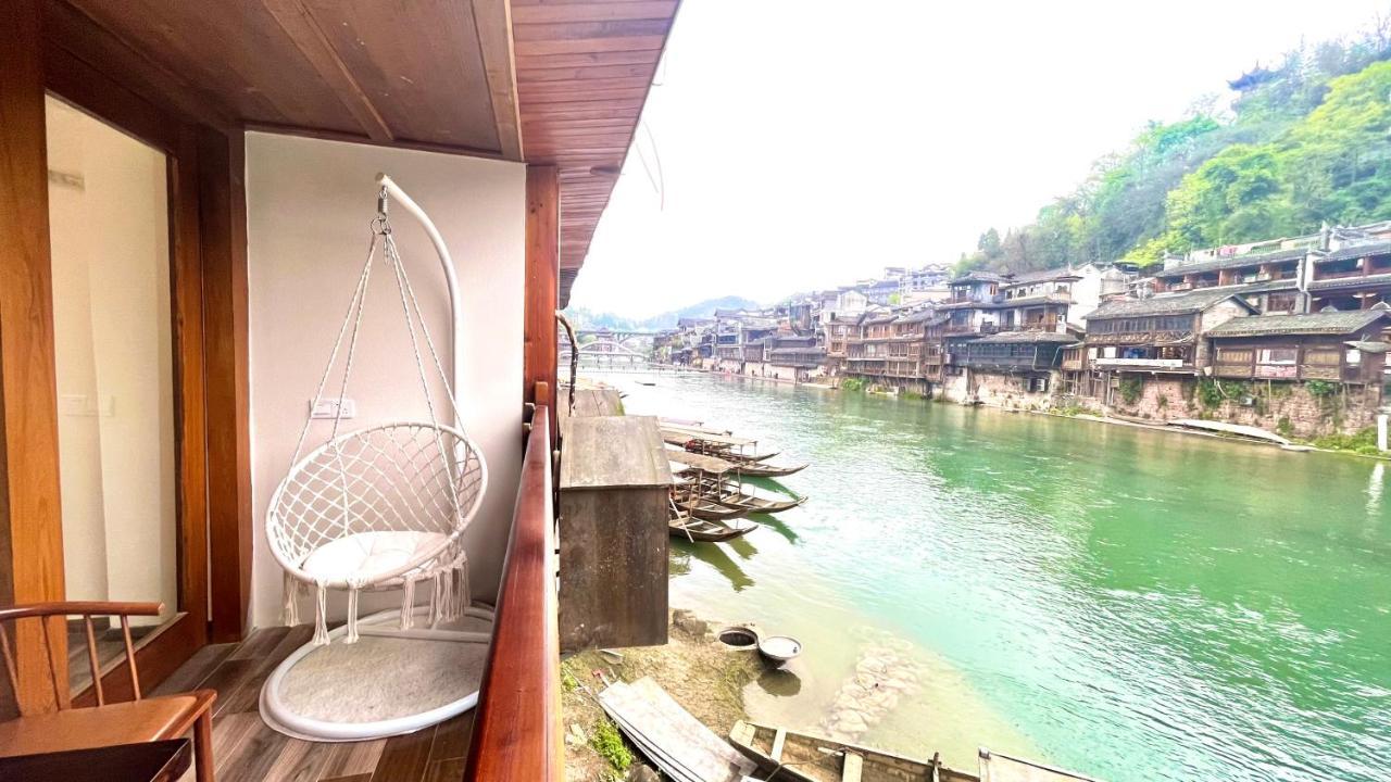 Bian Cheng Xing Zi Inn Fenghuang Dış mekan fotoğraf